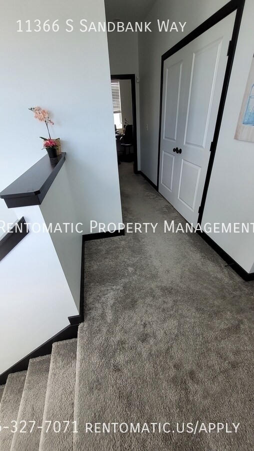 Building Photo - 11366 Sandbank Way