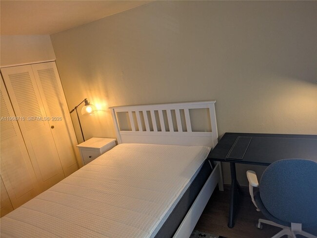 Building Photo - 9621 SW 77th Ave