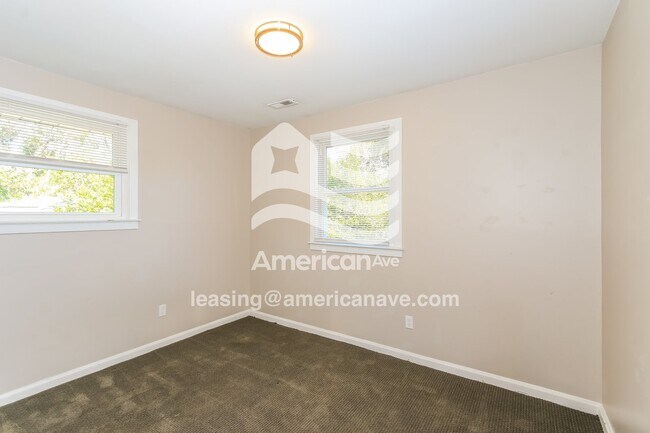 Building Photo - 401 Seminole St