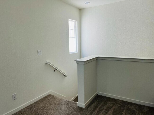 Building Photo - BEAUTIFUL SOLAR  2 STORY HOME IN NATOMS! 4...