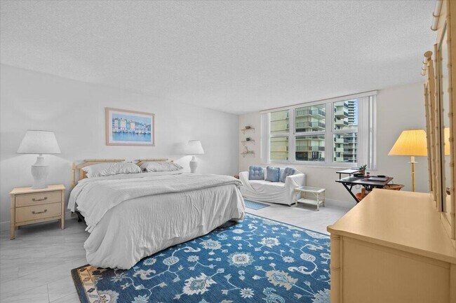 Building Photo - 5440 N Ocean Dr