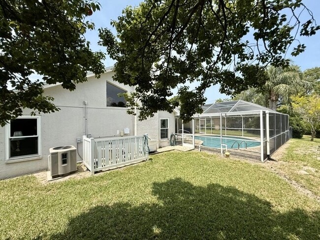 Building Photo - 8724 Ashbury Dr