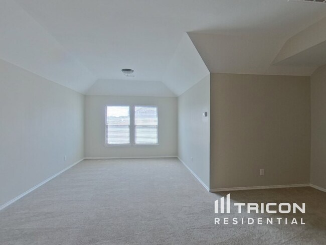 Building Photo - 2989 Lakeview Cir