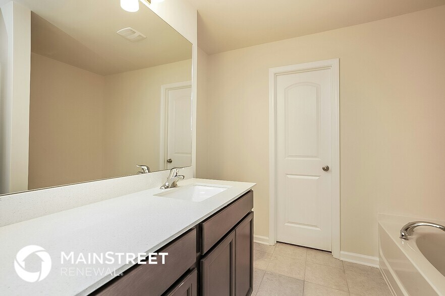 Building Photo - 313 Sportsman Dr