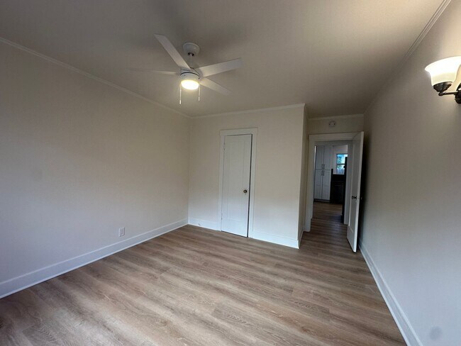 Building Photo - East Side Charming Home