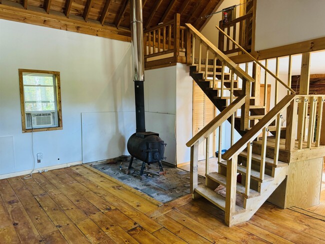 Building Photo - 369 Camp Rd