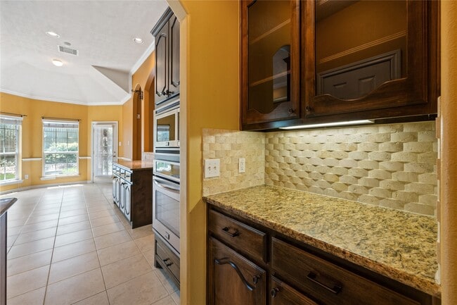 Building Photo - 20698 Oakhurst Meadows Dr