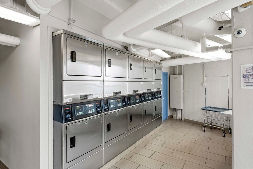 Building Photo - 1301 N Ritchie Ct