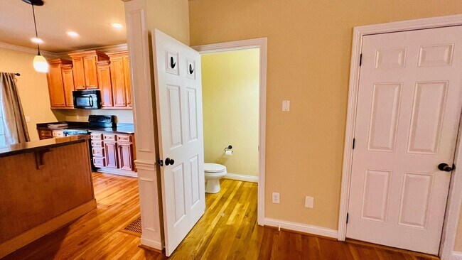 Building Photo - 3305 Beaumont Centre Cir