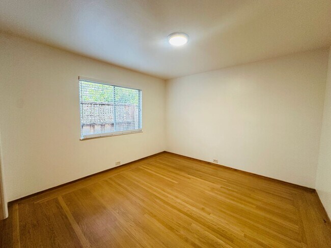 Building Photo - Chabot 4-plex