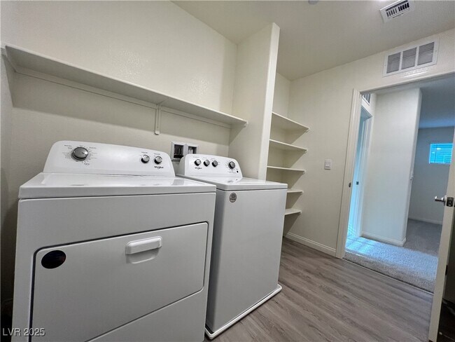 Building Photo - 9938 S Ullom Dr
