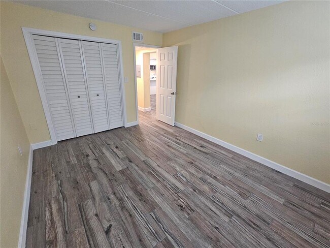 Building Photo - 2035 Alpine Rd