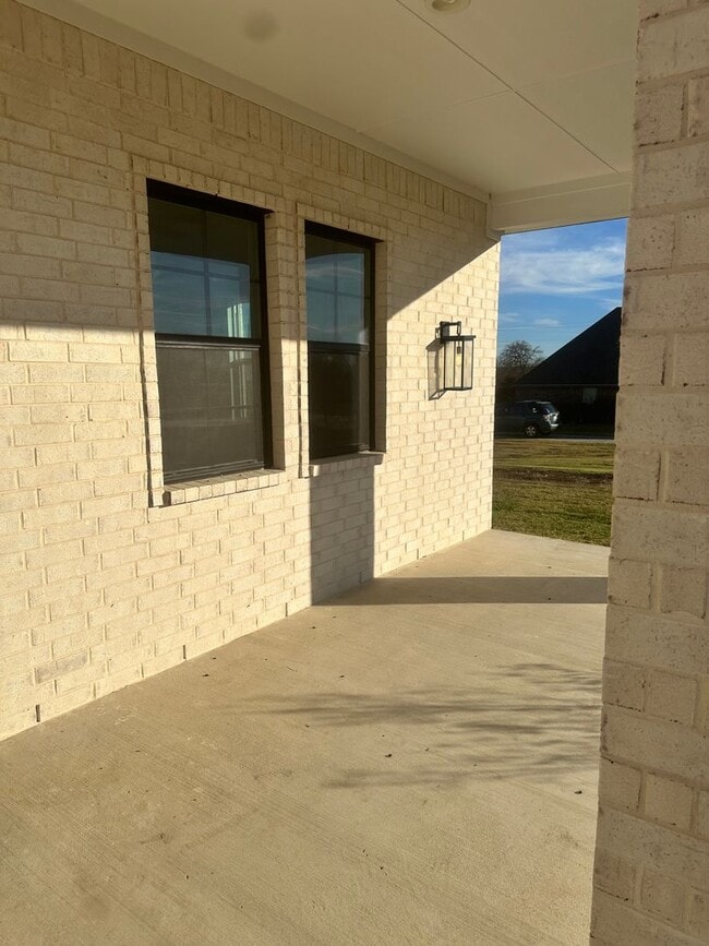 Building Photo - open concept 4bd - rent to own