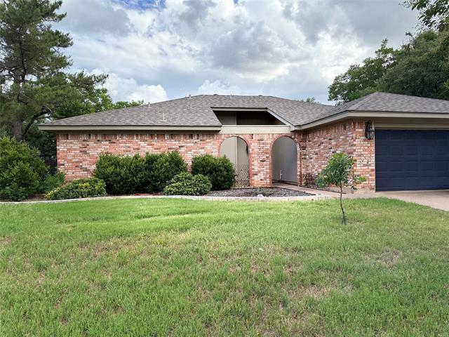 Primary Photo - 3225 Westchester Dr
