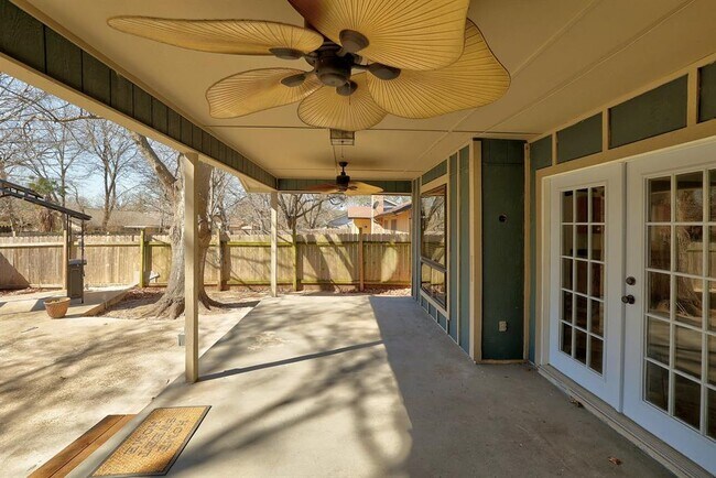Building Photo - 1317 Meadgreen Cir