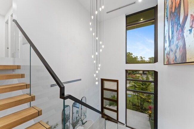 Building Photo - 220 S Swinton Ave