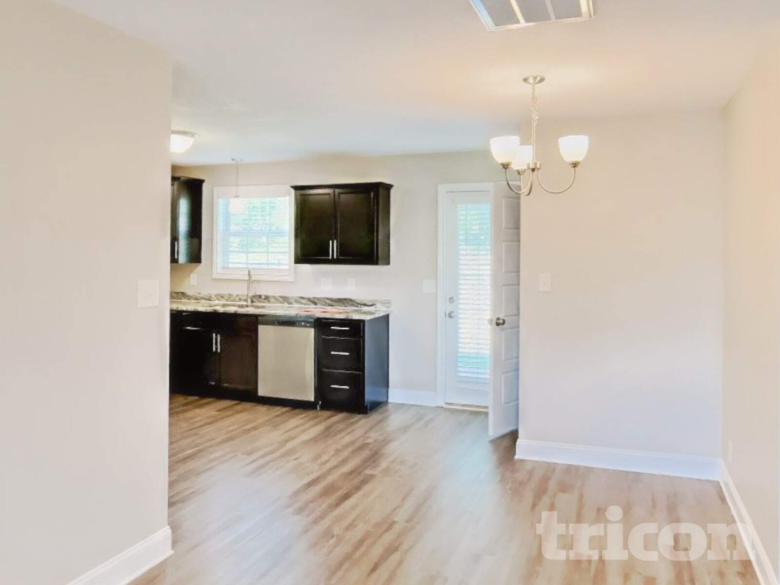 Building Photo - 633 Battery Ct