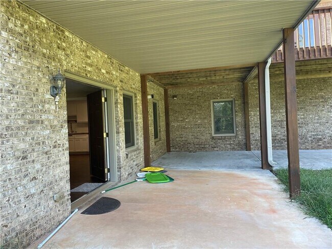 Building Photo - 6030 Matt Hwy