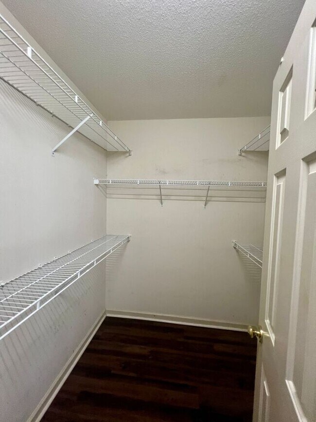 Building Photo - 3BR/2Bath/1 Garage/Fenced! Quail Woods community in the poplar Gorden Rd, North Wilmington area