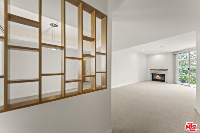 Primary Photo - 171 N Church Ln
