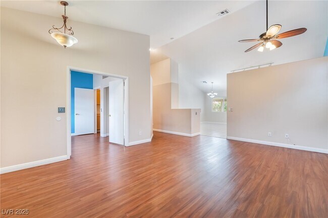 Building Photo - 812 Seco Verde Ave