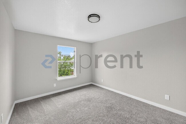 Building Photo - 10707 Shaenview