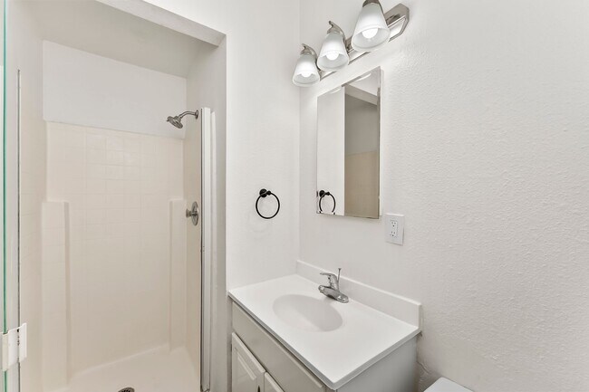 Building Photo - 6429 Stoneman Dr