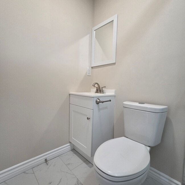 Building Photo - 5546 Sulphur Dr