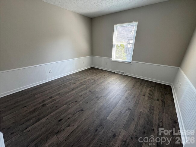 Building Photo - 708 Langtree Rd