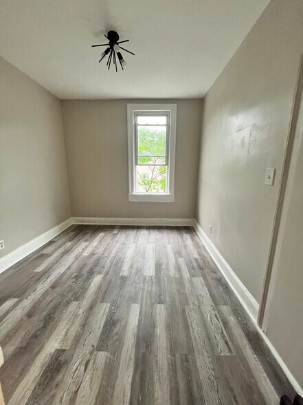 Unit 4 - 6 Jordan Ave