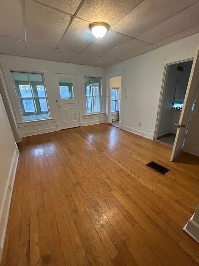 Building Photo - Market Street