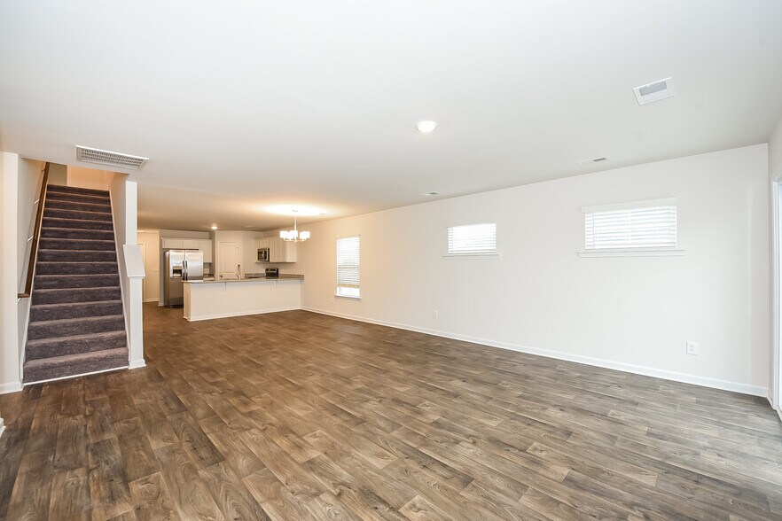 Building Photo - 157 King Buck Dr