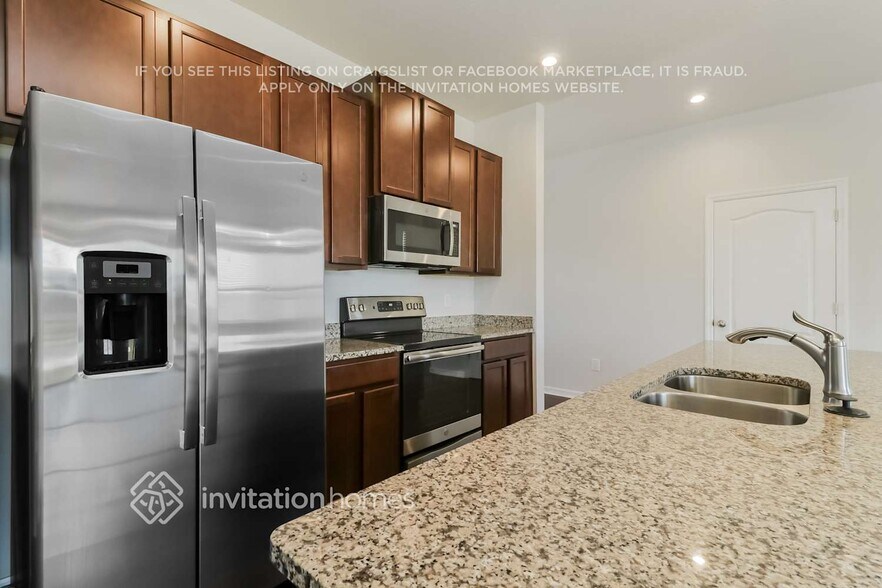 Building Photo - 10479 Hawks Landing Dr