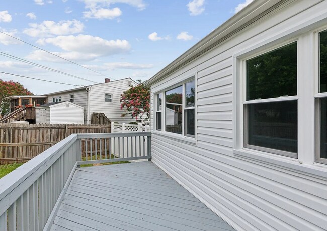 Building Photo - 5522 Lanham Way