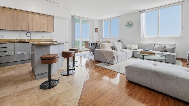Building Photo - 1755 E Hallandale Beach Blvd