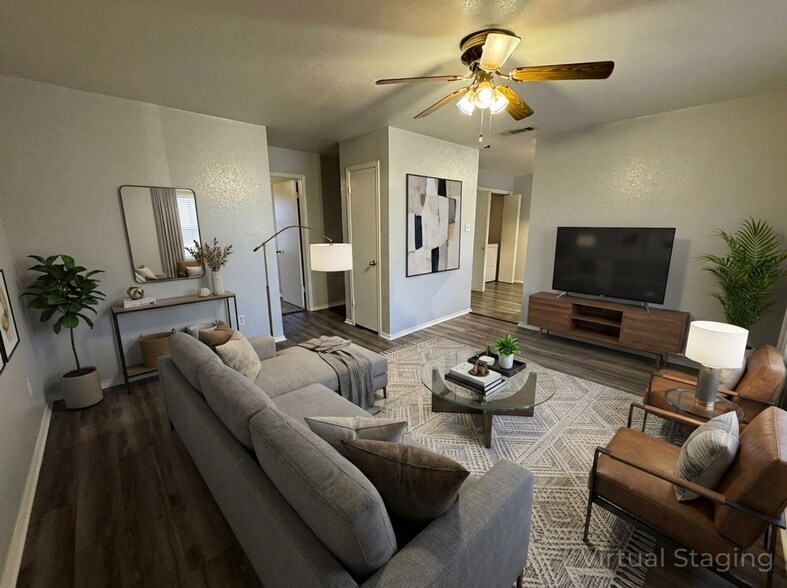 Building Photo - 1605 Benttree Dr