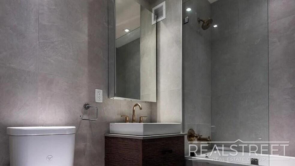 Building Photo - Duffield Street