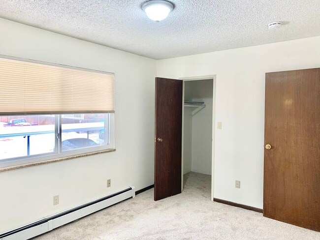 Building Photo - Large Two-Bedroom Apartment with Private H...