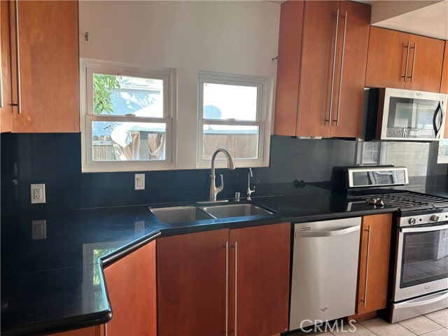 Building Photo - 410 N Adams St