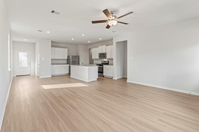 Building Photo - 10811 Hickory Ln