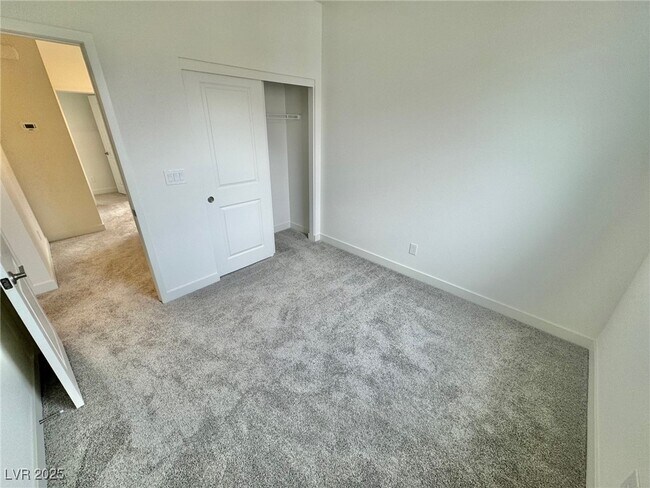 Building Photo - 1548 Little Penguin St