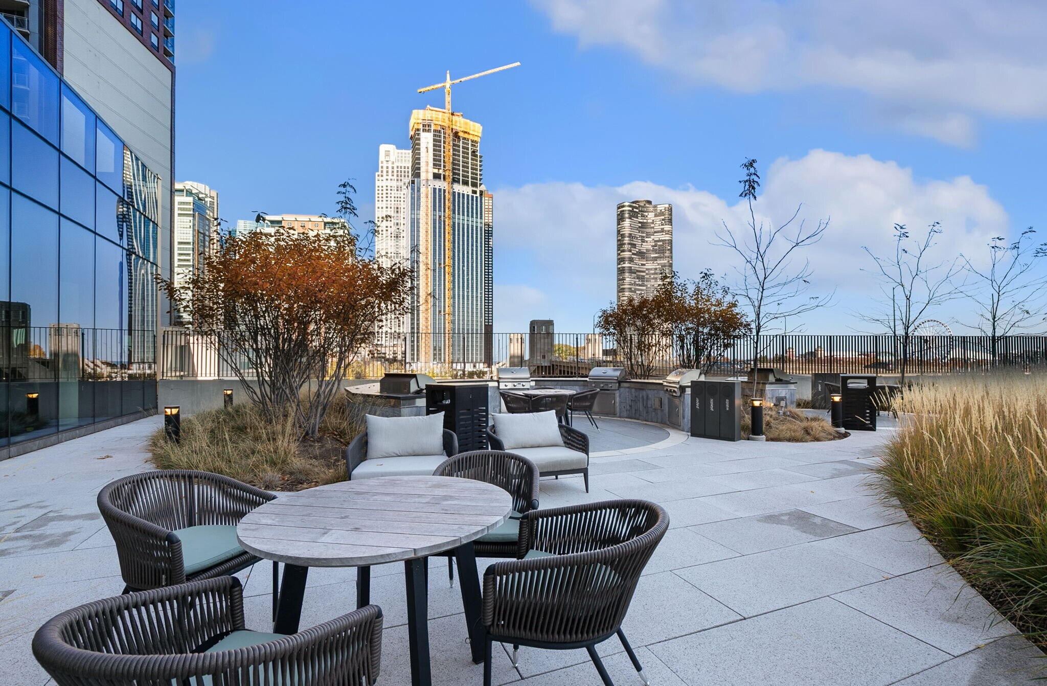 Building Photo - 211 N Harbor Dr