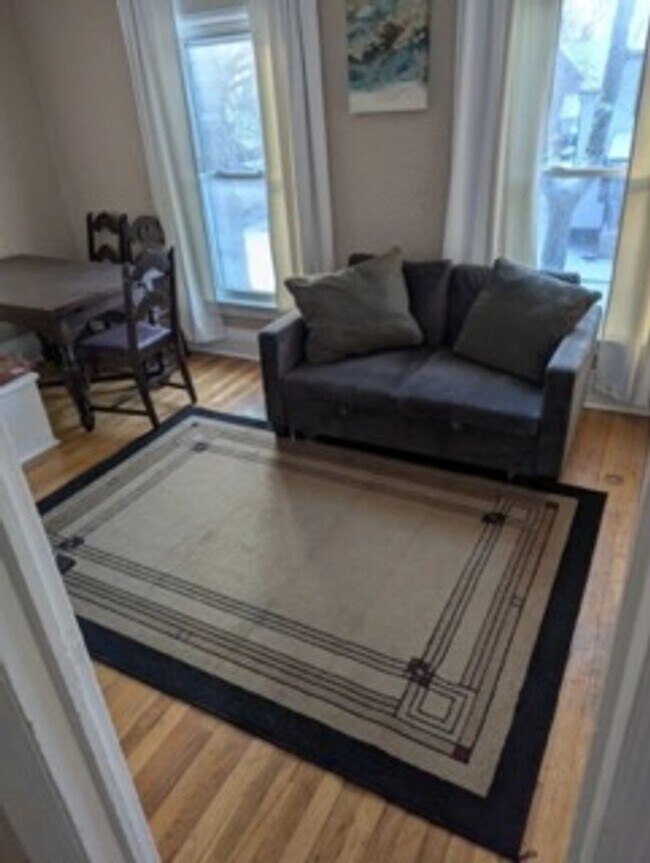 Building Photo - 32 Ferrin Pl