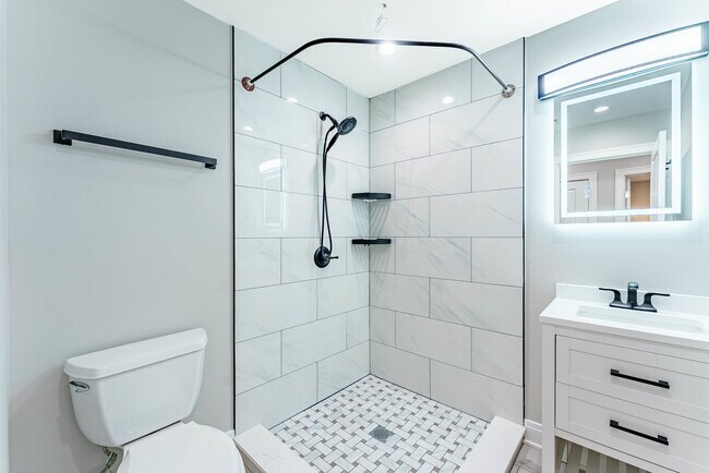 Building Photo - 4937 N Albany Ave