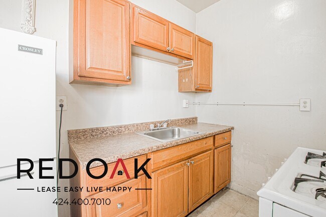 Building Photo - 302 Alexandria Ave