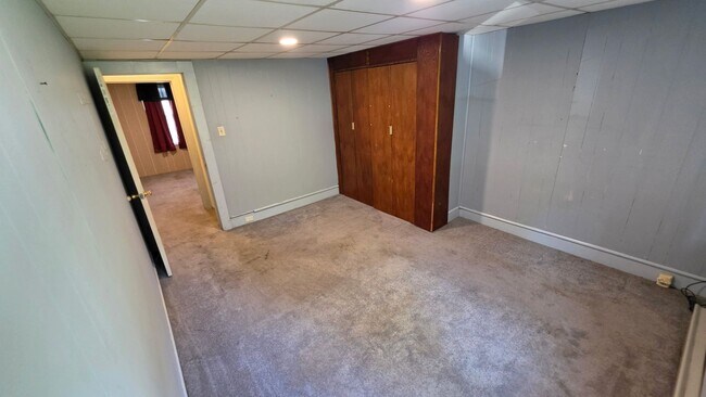 Building Photo - 3 bedroom, 1 bathroom