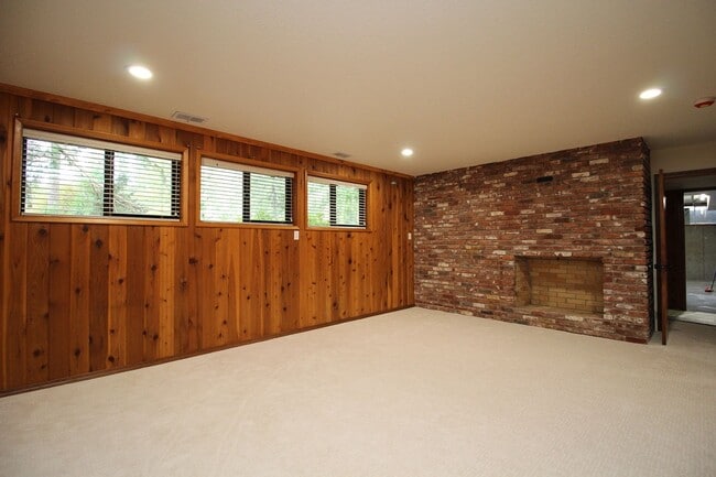 Building Photo - 2890 SW 89th Ave