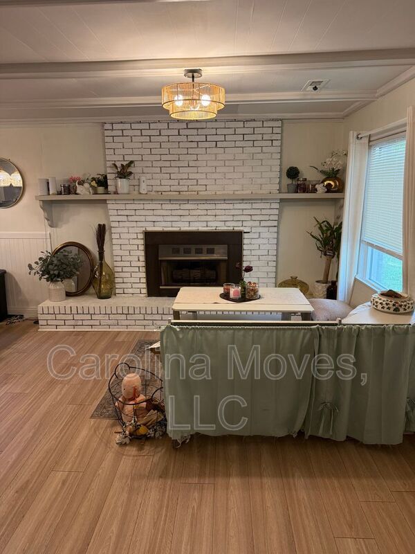 Building Photo - 1004 Blanton Pl