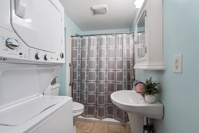 Building Photo - 74-76-76 Bromfield St