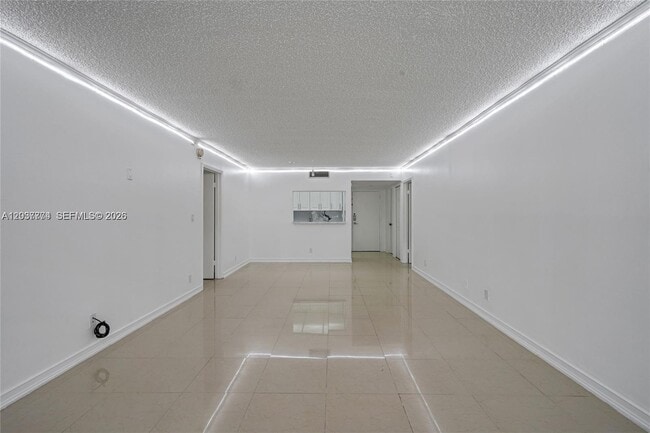 Building Photo - 200 Lakeview Dr